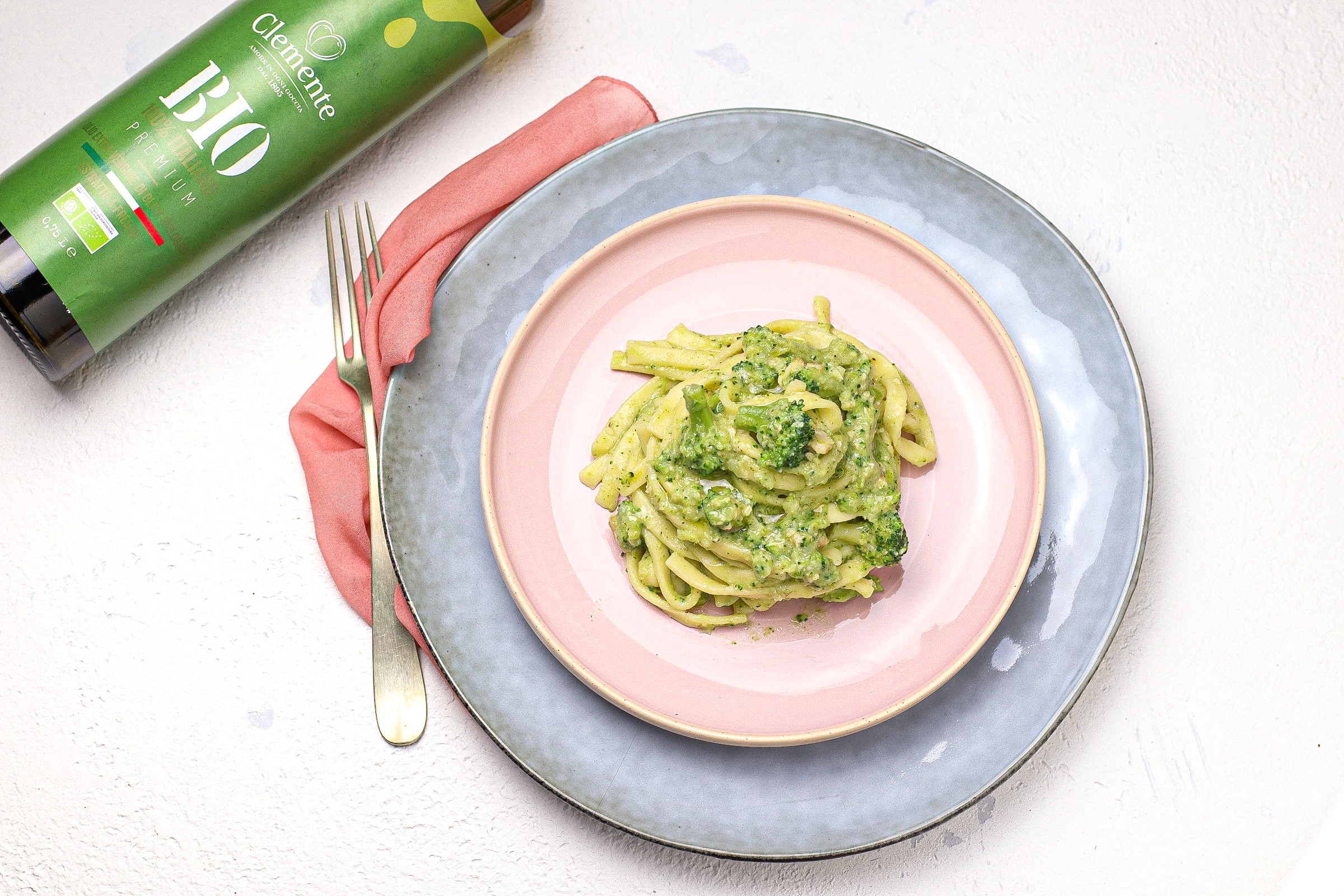 Troccoli con crema di broccoli e noci